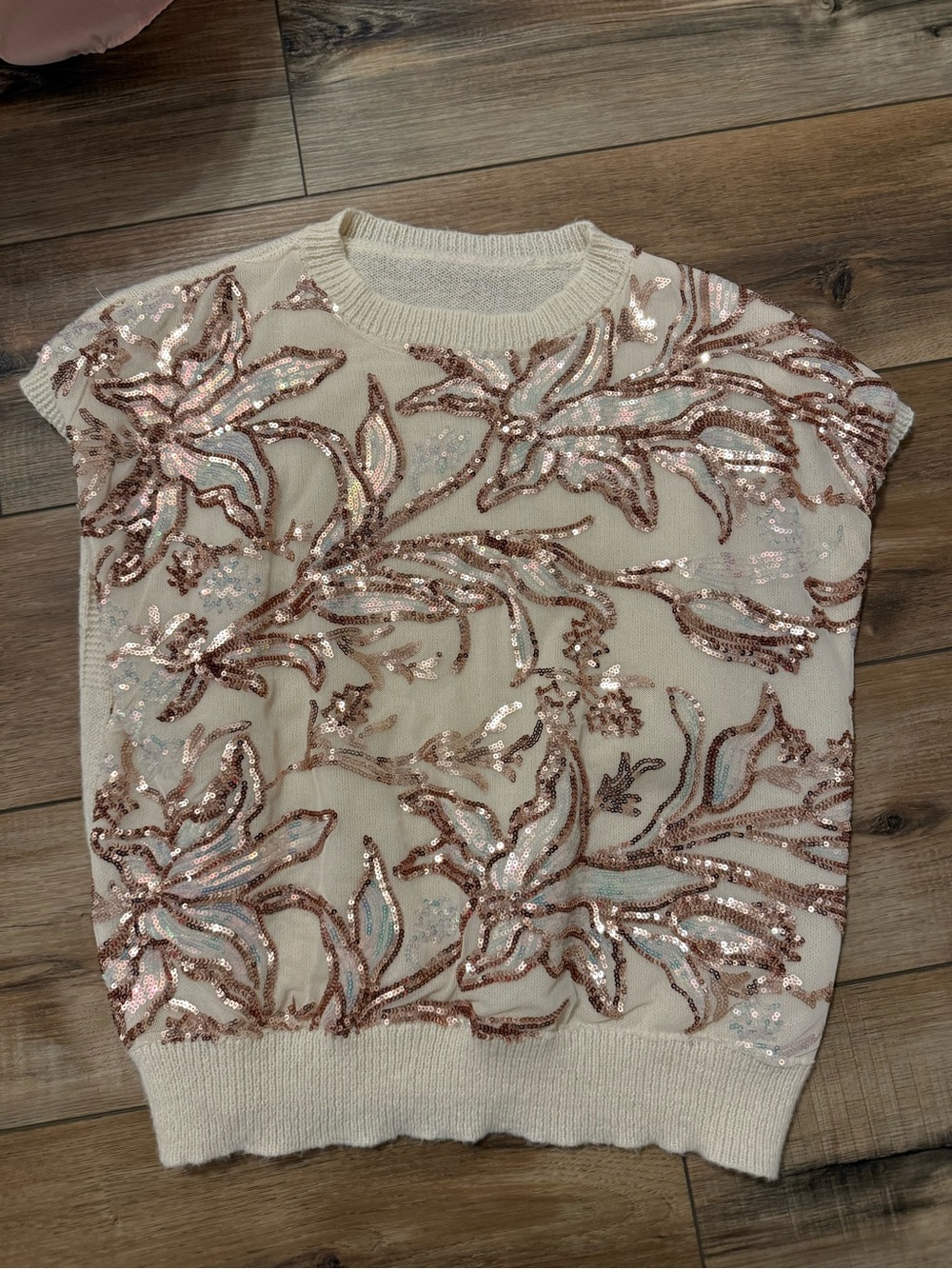 Embellished Floral Sequin Short Sleeve Sweater - Cream/Rose Gold